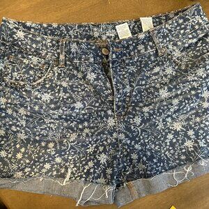 Time & Tru Floral Mid-Rise Cuffed Jean Shorts Size 16